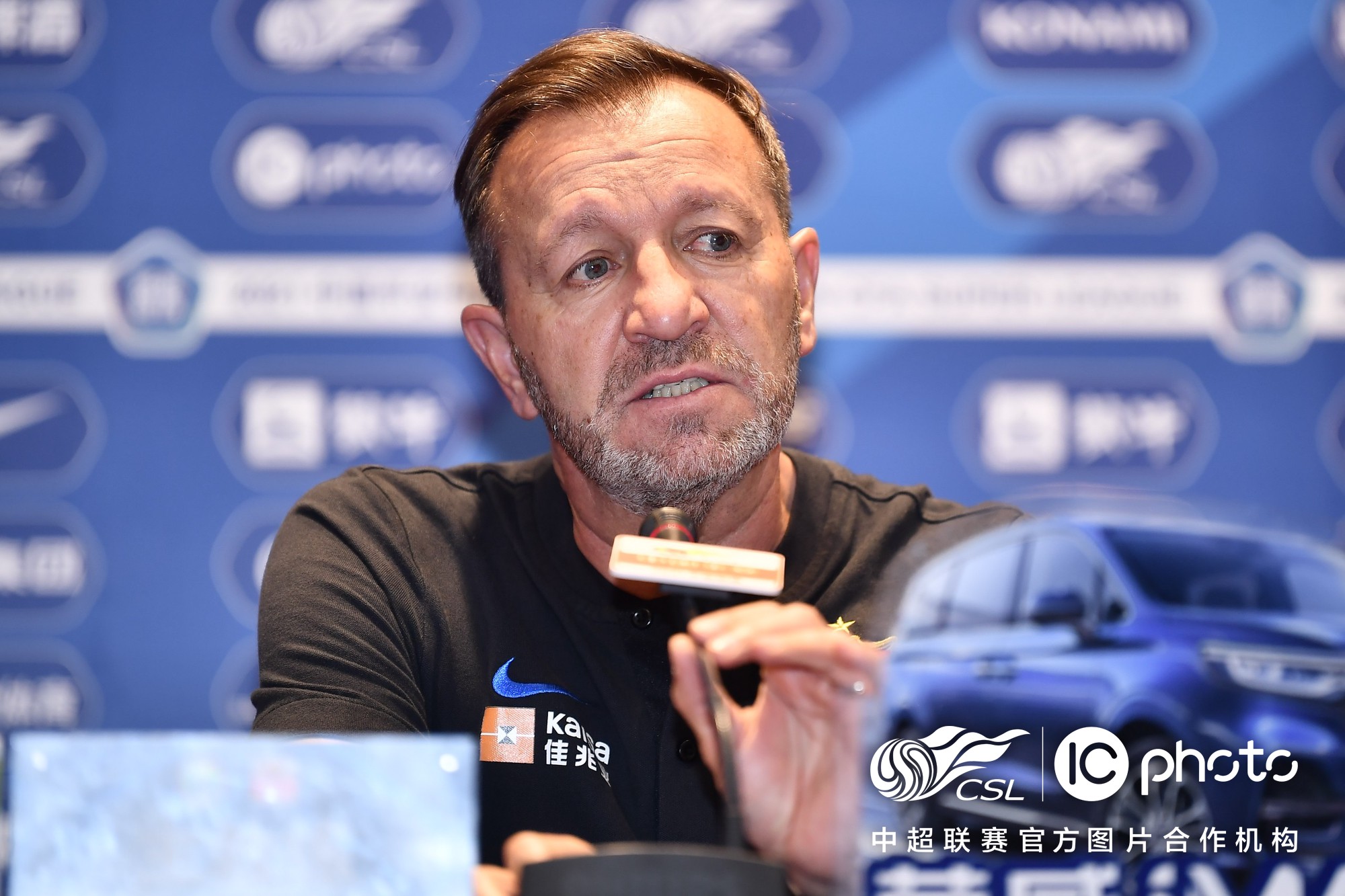 尼斯俱乐部老球迷